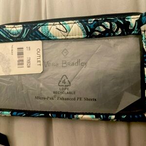 Vera Bradley Zip Around  Wristlet ID Wallet Clutch Blue RFID Protection